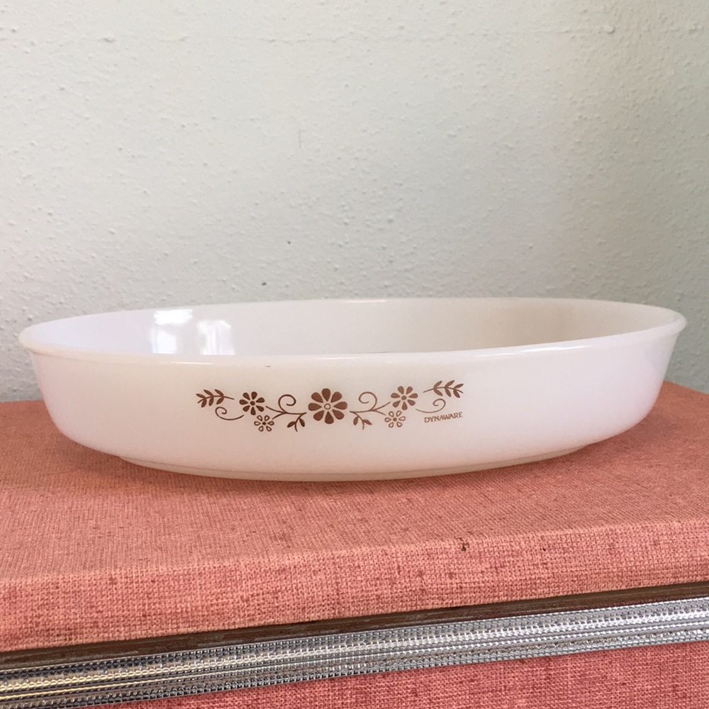 Vintage dynaware pyr-o-rey casserole dish